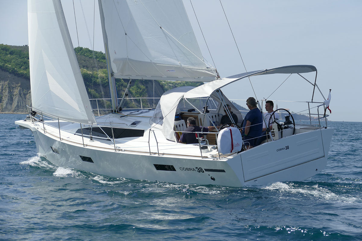 Compra tu Cobra 38